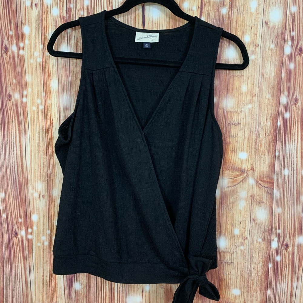Universal Thread Co. Black Faux Wrap Top Size Medium